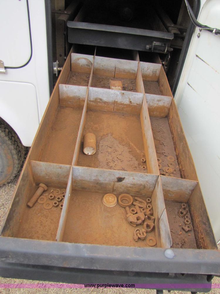 image for item 9009 1997 Ford F-250 Heavy Duty XL pickup truck