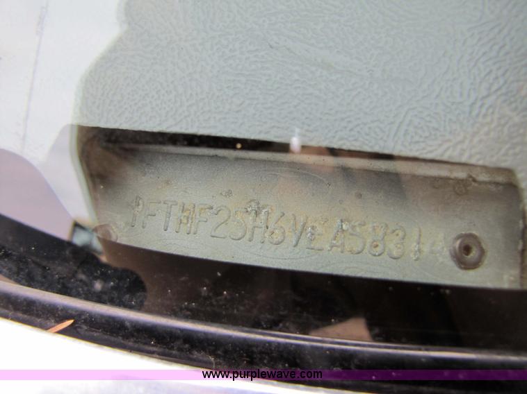 image for item 9009 1997 Ford F-250 Heavy Duty XL pickup truck