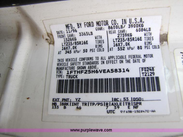 image for item 9009 1997 Ford F-250 Heavy Duty XL pickup truck