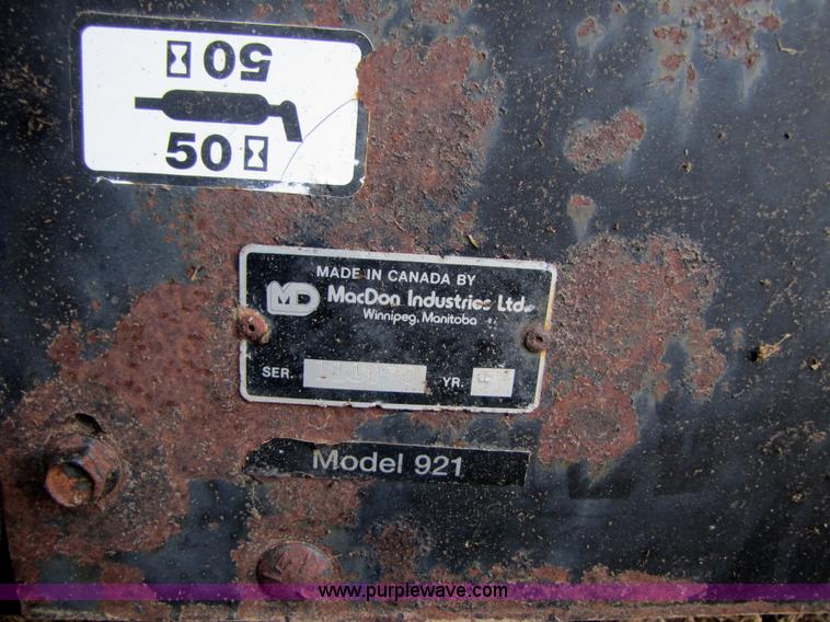 image for item 1001 1998 Mac Don 920 16' auger head