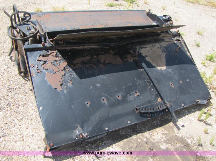 image for item 1001 1998 Mac Don 920 16' auger head