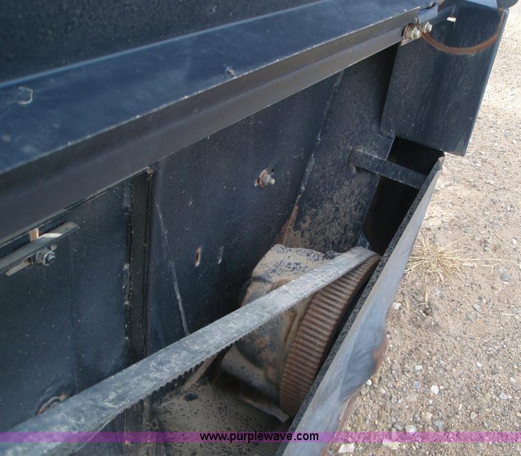 image for item 1001 1998 Mac Don 920 16' auger head