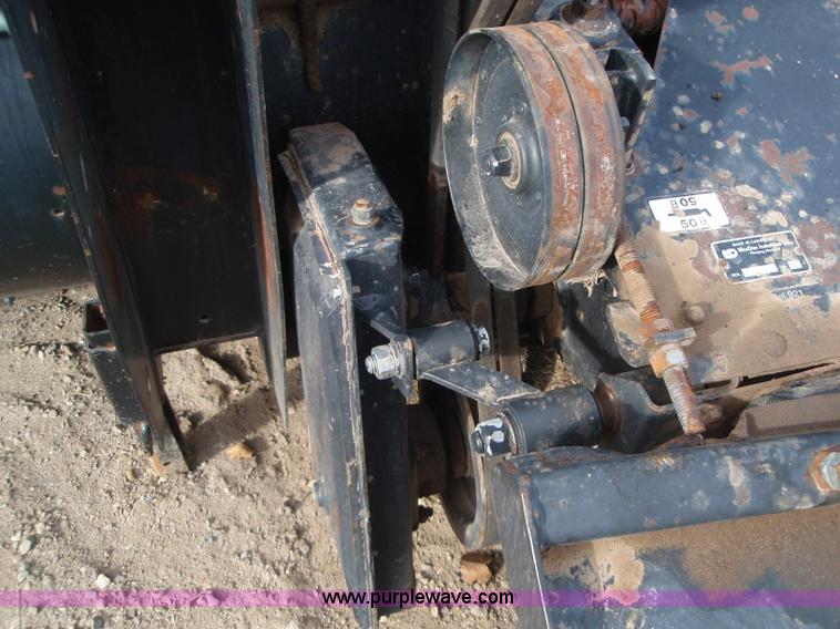 image for item 1001 1998 Mac Don 920 16' auger head