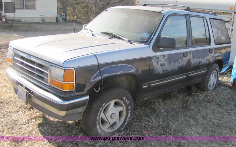 image for item 1021 1992 Ford Explorer