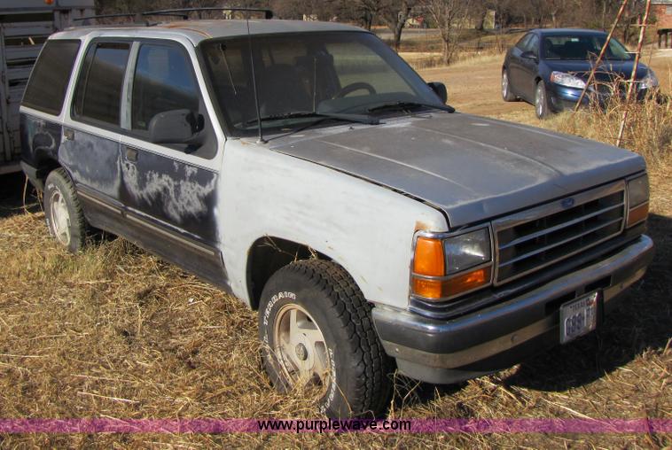 image for item 1021 1992 Ford Explorer