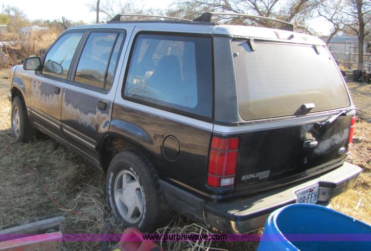 image for item 1021 1992 Ford Explorer