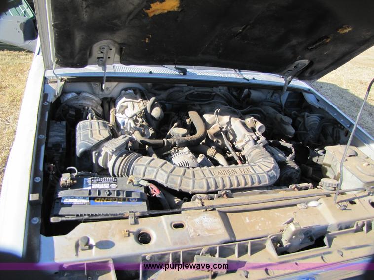 image for item 1021 1992 Ford Explorer