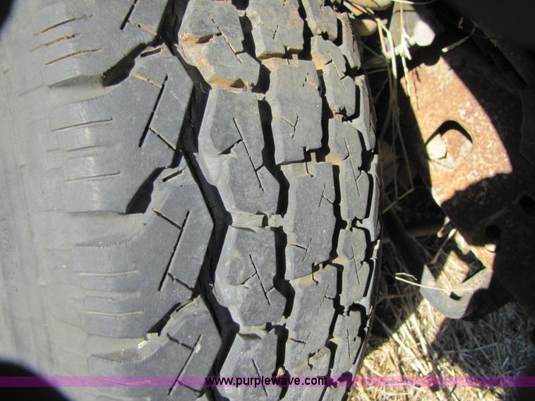 image for item 1021 1992 Ford Explorer