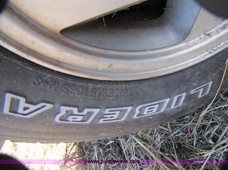 image for item 1021 1992 Ford Explorer