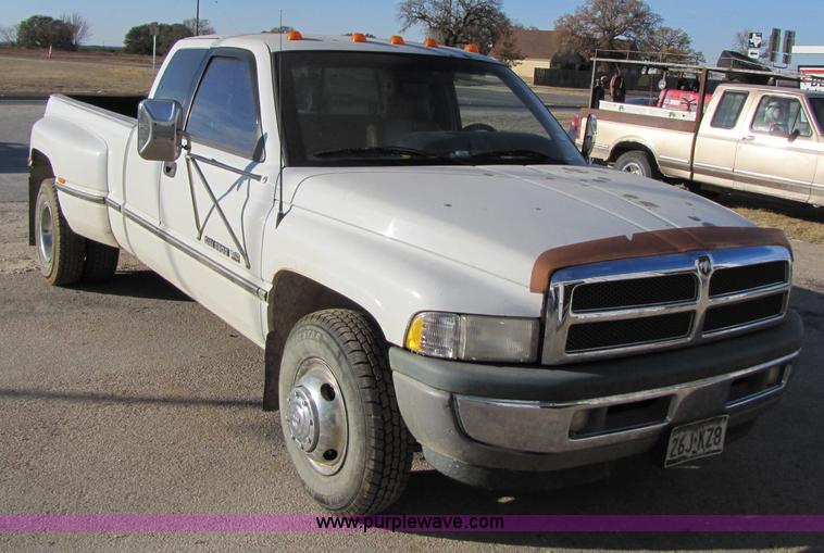 image for item 1023 1997 Dodge Ram 3500 extended cab pickup truck