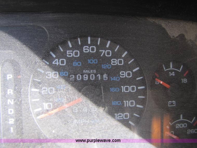 image for item 1023 1997 Dodge Ram 3500 extended cab pickup truck