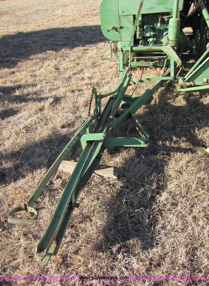 image for item 3562 John Deere LUC pull type combine