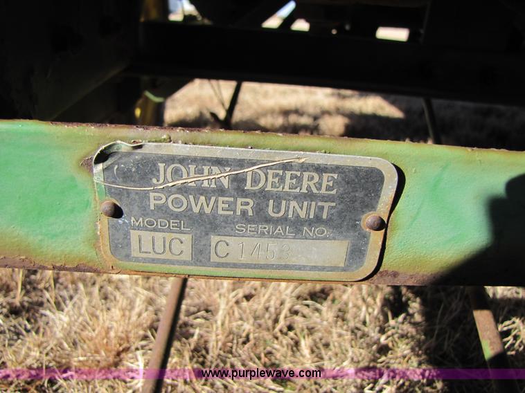image for item 3562 John Deere LUC pull type combine