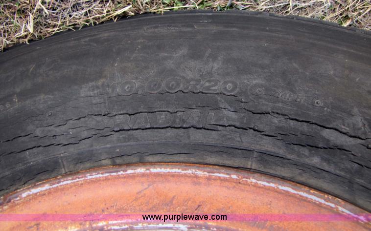 image for item 3568 Homemade A-frame combine trailer