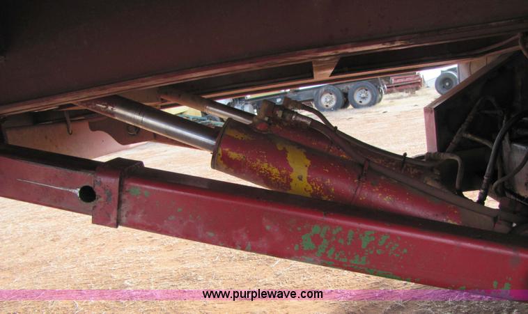 image for item 3570 1980 Transcraft DTX-20-42 52' drop deck trailer