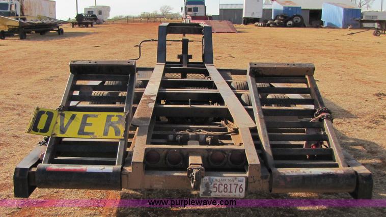 image for item 3572 1983 Kalyn combine trailer