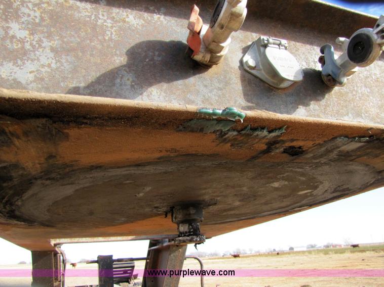 image for item 3572 1983 Kalyn combine trailer