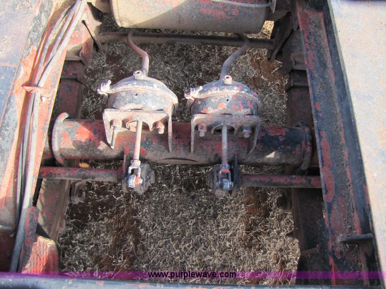 image for item 3572 1983 Kalyn combine trailer