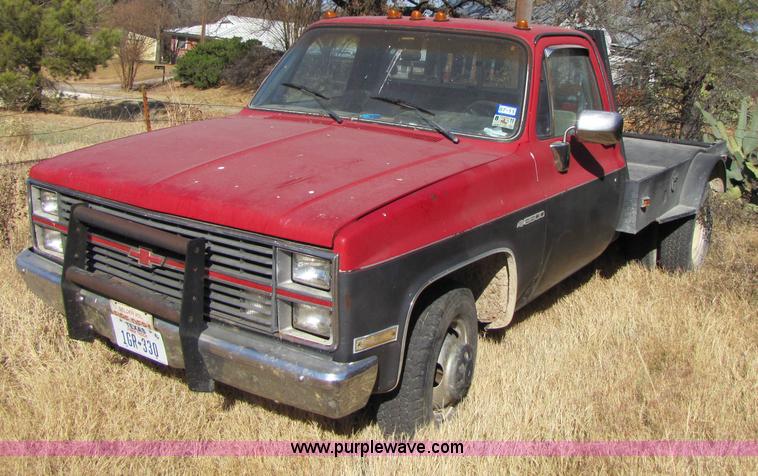 image for item 3648 1984 Chevrolet C30 pickup truck