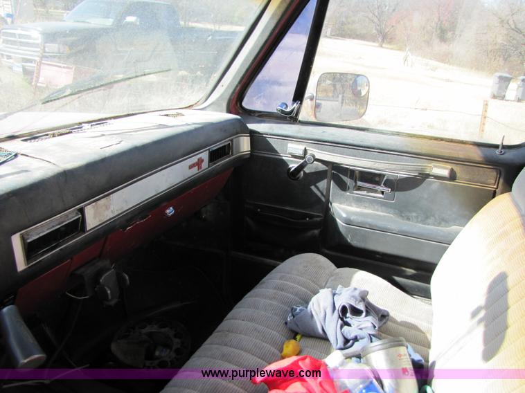 image for item 3648 1984 Chevrolet C30 pickup truck