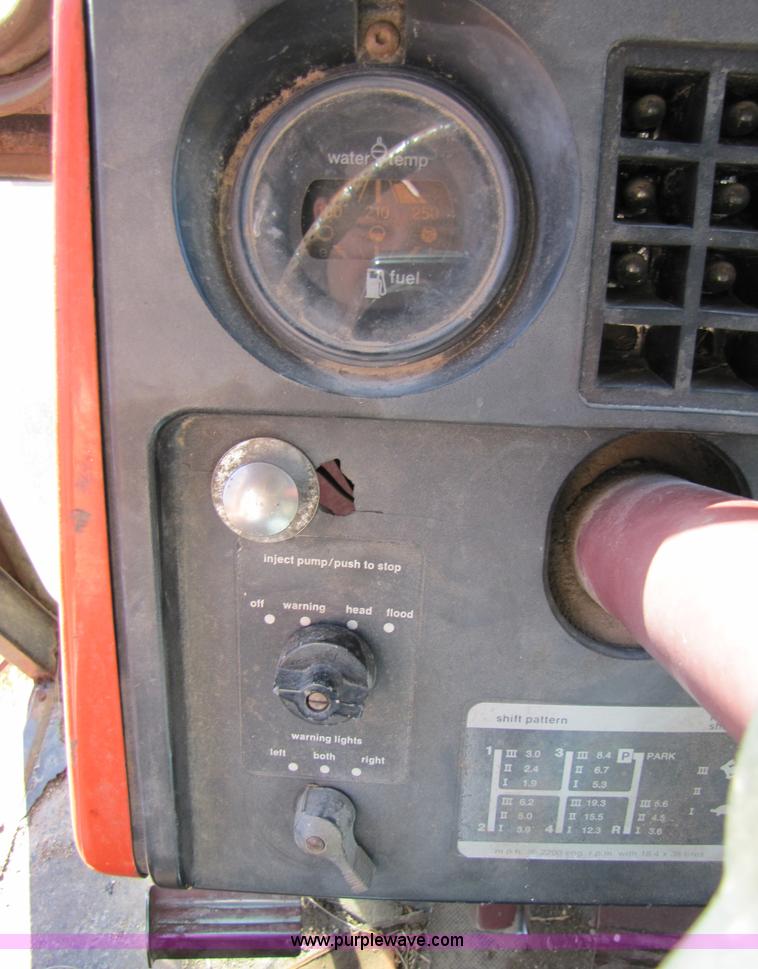 image for item 3649 Allis-Chalmers AC7000 tractor with loader