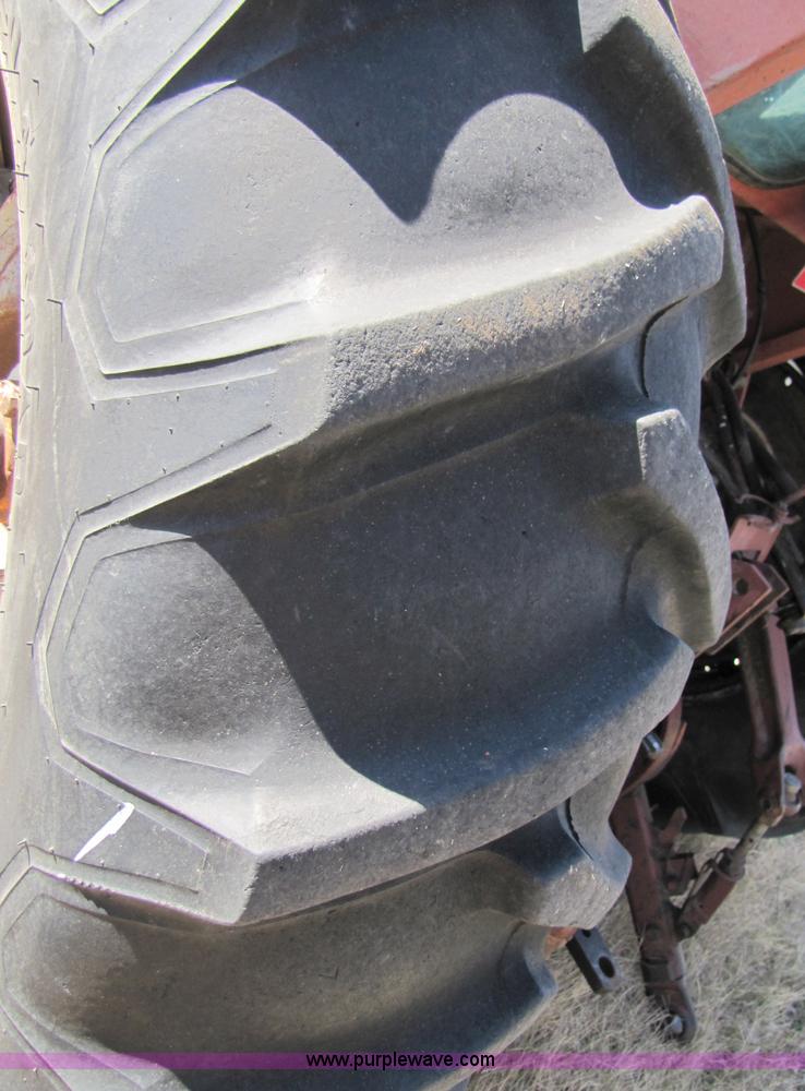 image for item 3649 Allis-Chalmers AC7000 tractor with loader