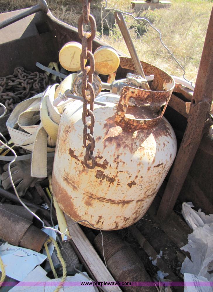 image for item 3652 Welding trailer with gas powered welder