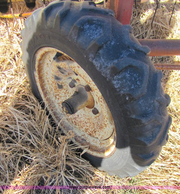 image for item 3656 New Holland 260 basket rake