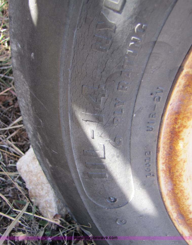 image for item 3657 New Holland 9' mower conditioner