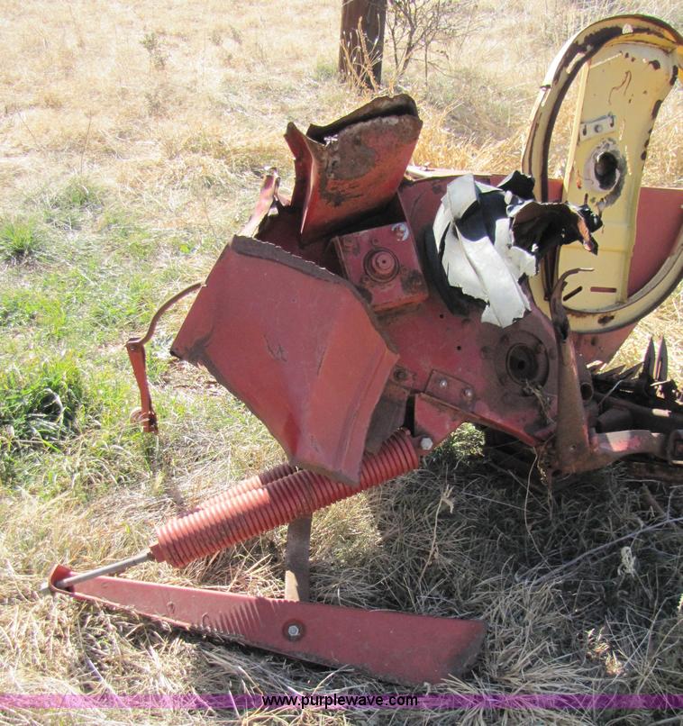 image for item 3657 New Holland 9' mower conditioner