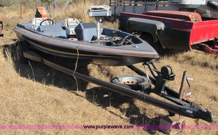 image for item 3659 1978 Glastron 18' fishing boat with trailer