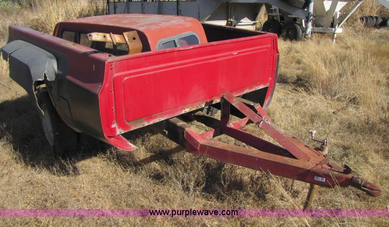 image for item 3660 Truck bed trailer