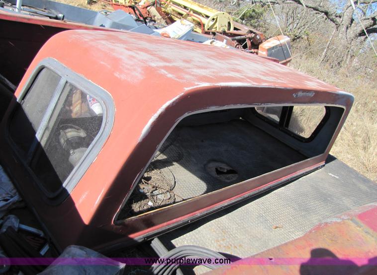 image for item 3660 Truck bed trailer