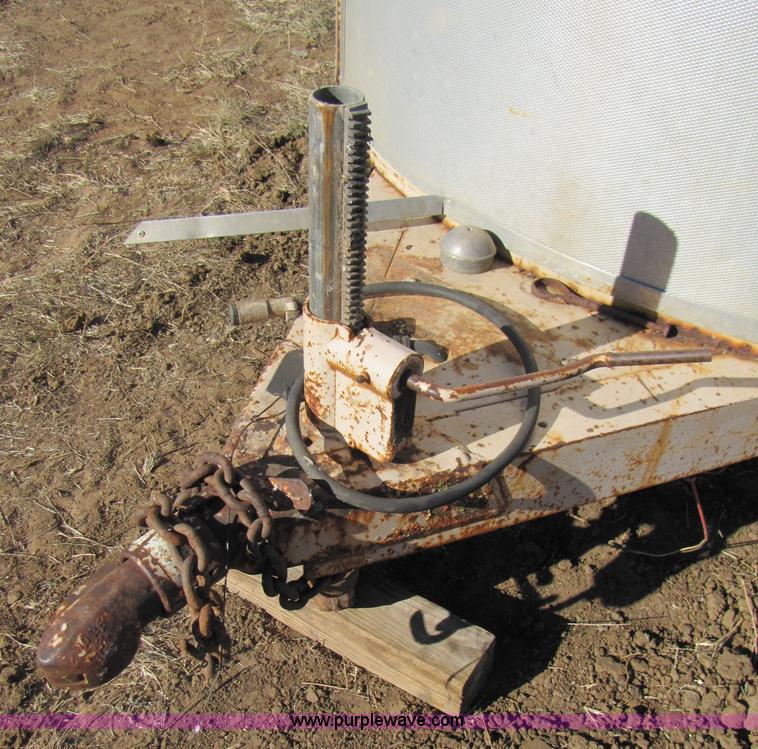 image for item 3670 1984 W 14' stock trailer