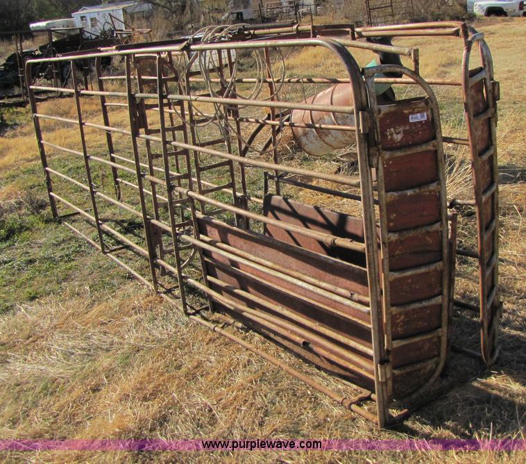 image for item 3673 Calf roping chute with panels