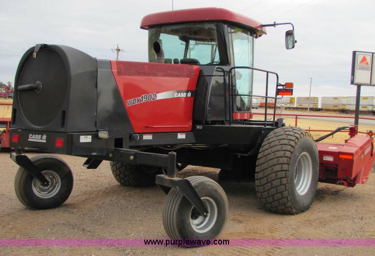 image for item 8334 2007 Case IH WDX1902 swather