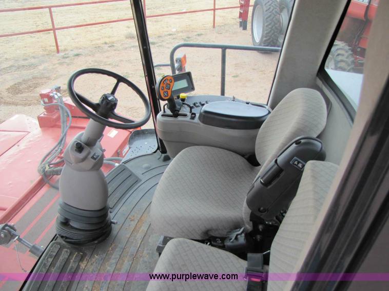 image for item 8334 2007 Case IH WDX1902 swather