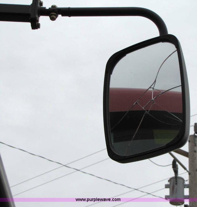 image for item 8334 2007 Case IH WDX1902 swather