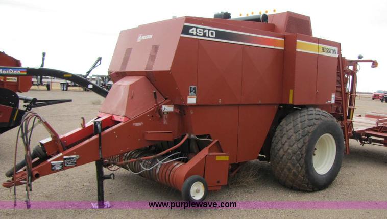 image for item 8335 2003 Hesston 4910 baler