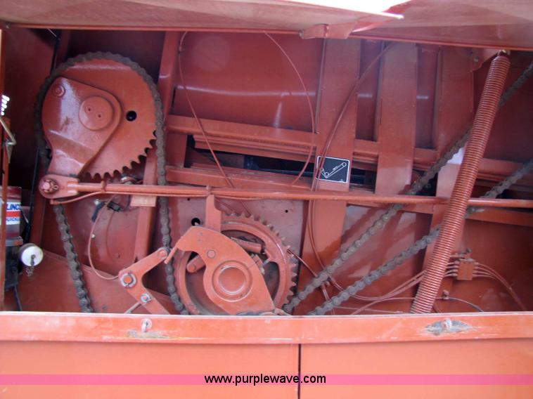 image for item 8335 2003 Hesston 4910 baler