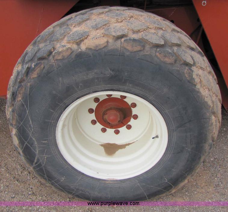 image for item 8335 2003 Hesston 4910 baler