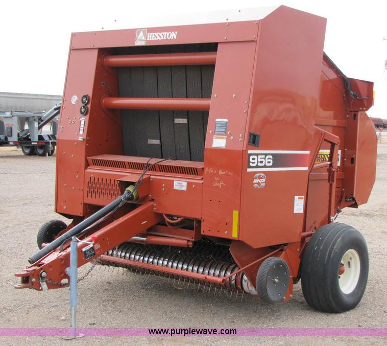 image for item 8336 2005 Hesston 956A round baler