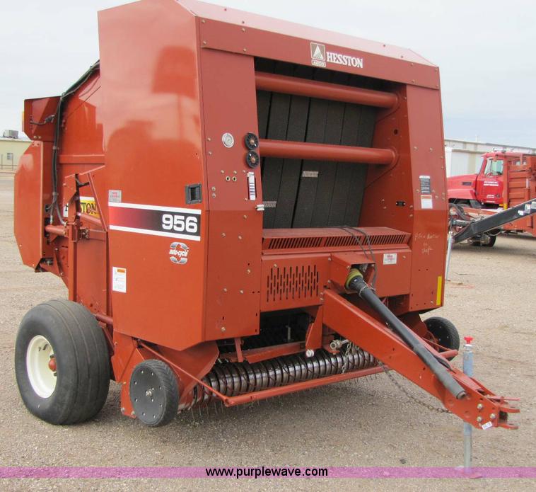 image for item 8336 2005 Hesston 956A round baler