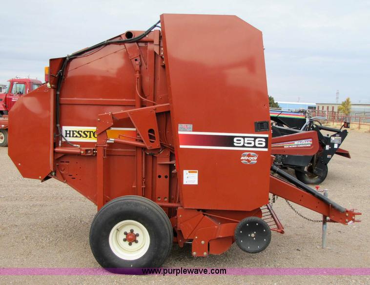 image for item 8336 2005 Hesston 956A round baler