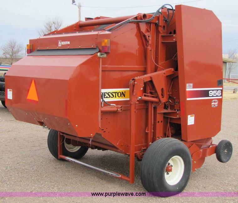 image for item 8336 2005 Hesston 956A round baler