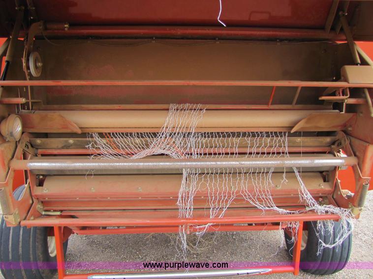 image for item 8336 2005 Hesston 956A round baler