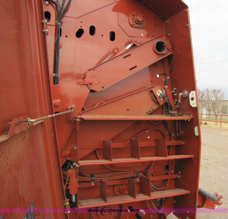 image for item 8336 2005 Hesston 956A round baler