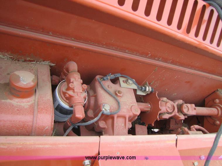 image for item 8336 2005 Hesston 956A round baler