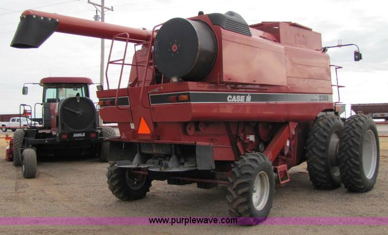 image for item 8337 2000 Case IH 2388 combine