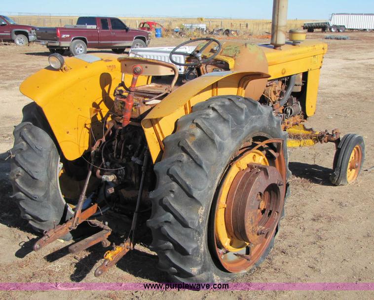 image for item 8345 1963 Minneapolis Moline 336-4 propane tractor